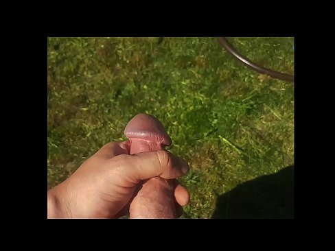 ❤️ Hottie si fa scopare a figa rosa è cums cun un squirt in un giardinu d'estate ☑ Porno anale à porn co.eviewporn.ru ❌️❤